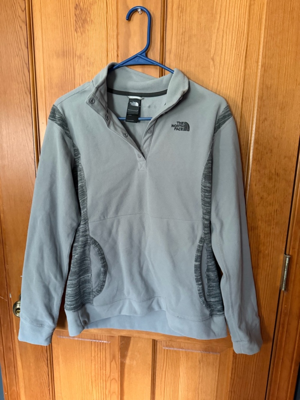 The North Face Women’s Gray Pullover Fleece